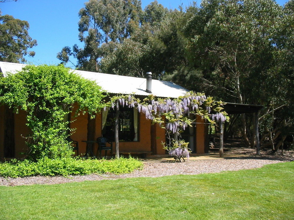 Pump Hill Farm Cottages Pemberton Exterior photo