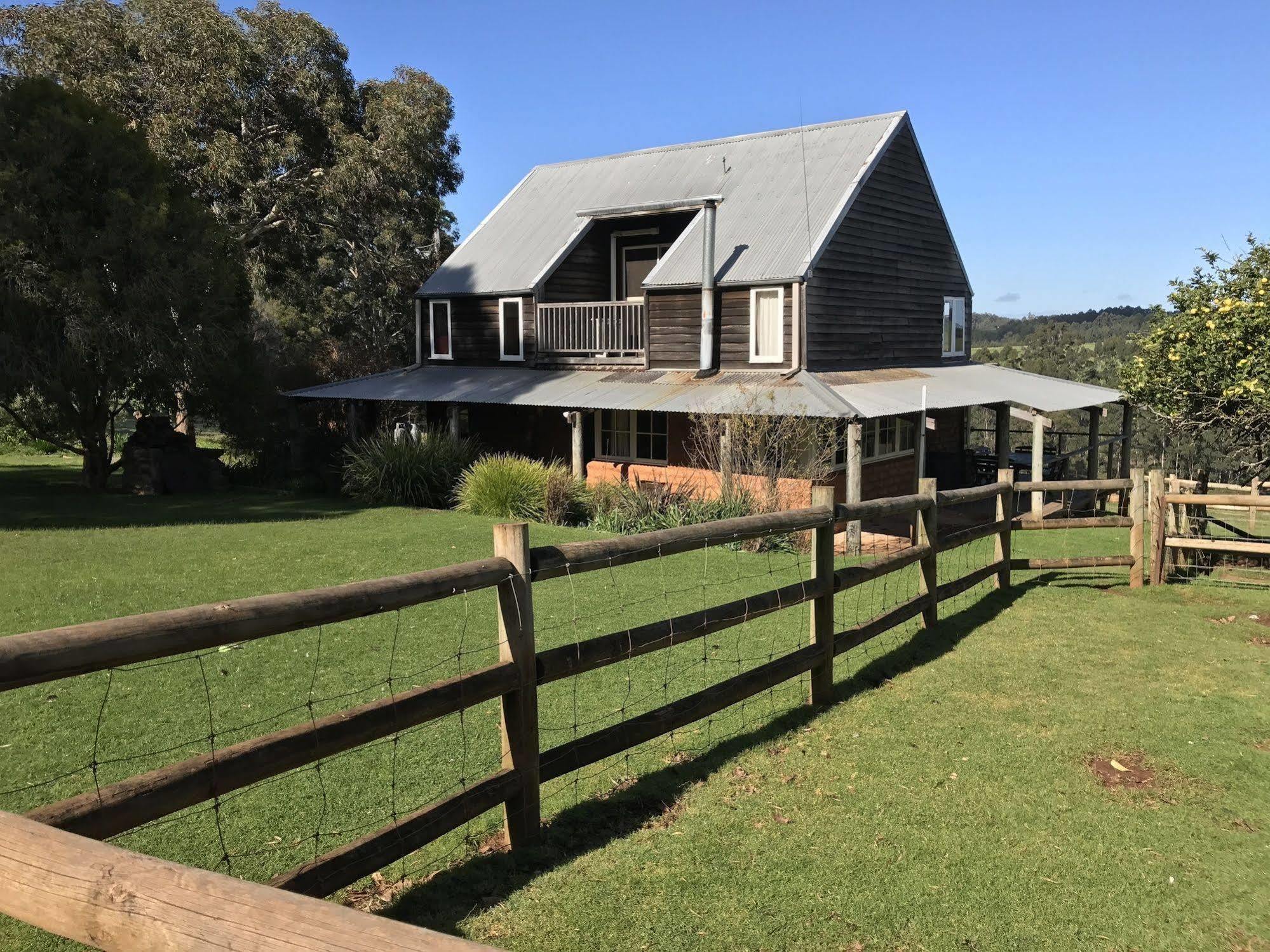 Pump Hill Farm Cottages Pemberton Exterior photo